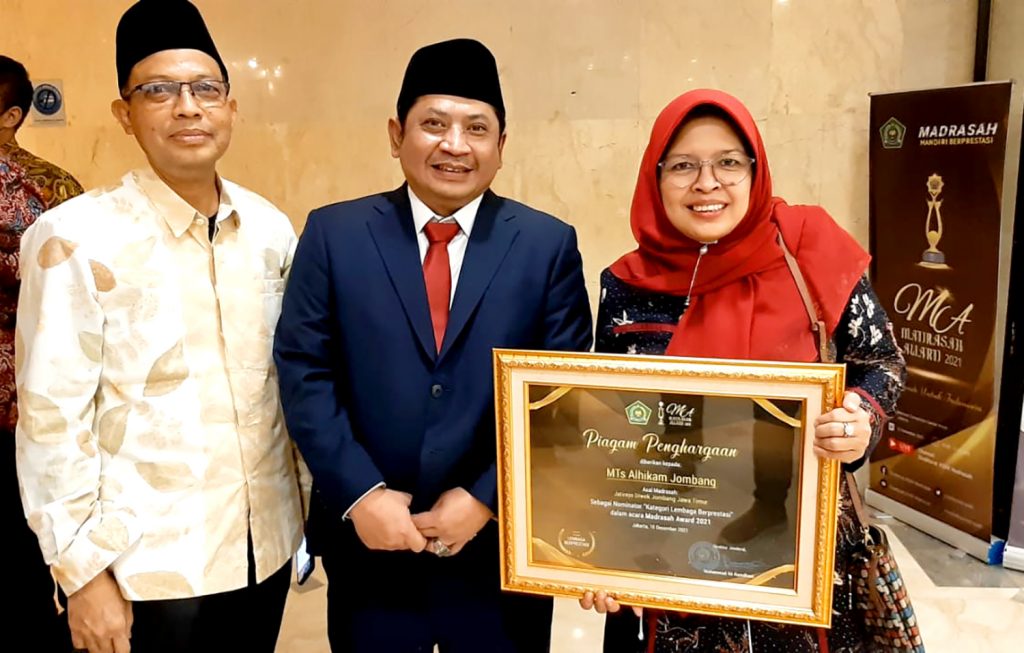 Kisah Maftuhah Mustiqowati: Guru Madrasah Penyelamat Lingkungan dari Jombang