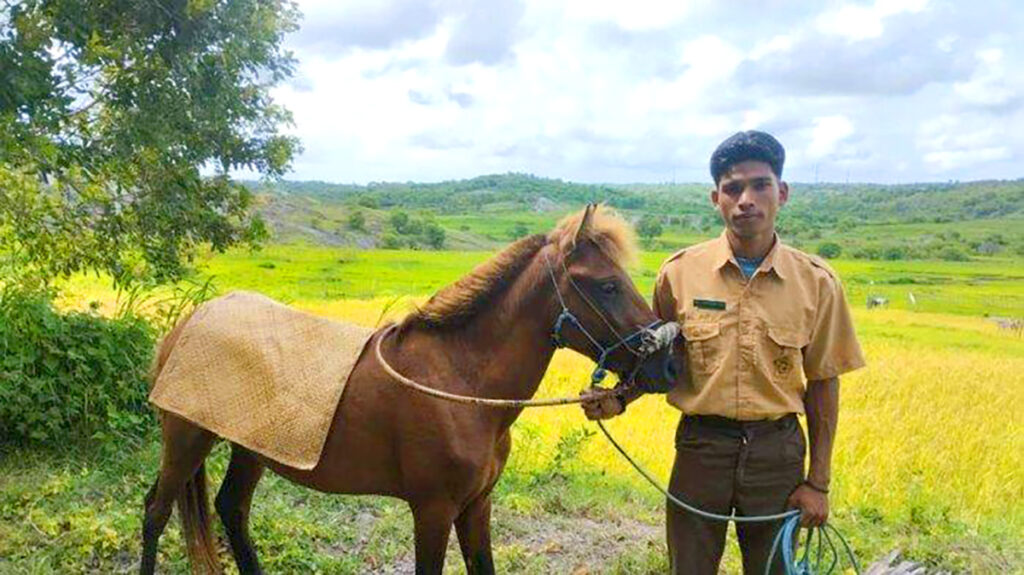 Kisah Rio Jonatan Adu: Naik Kuda untuk Menggapai Cita-Cita