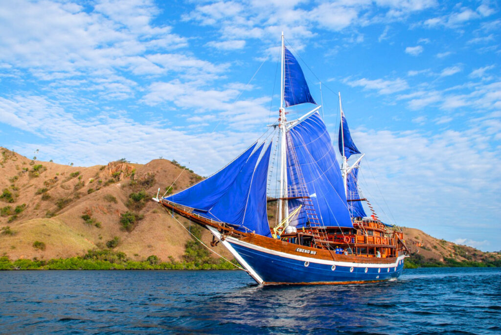 7 Fakta Menarik Kapal Pinisi: Warisan Budaya Kebanggaan Bangsa Indonesia