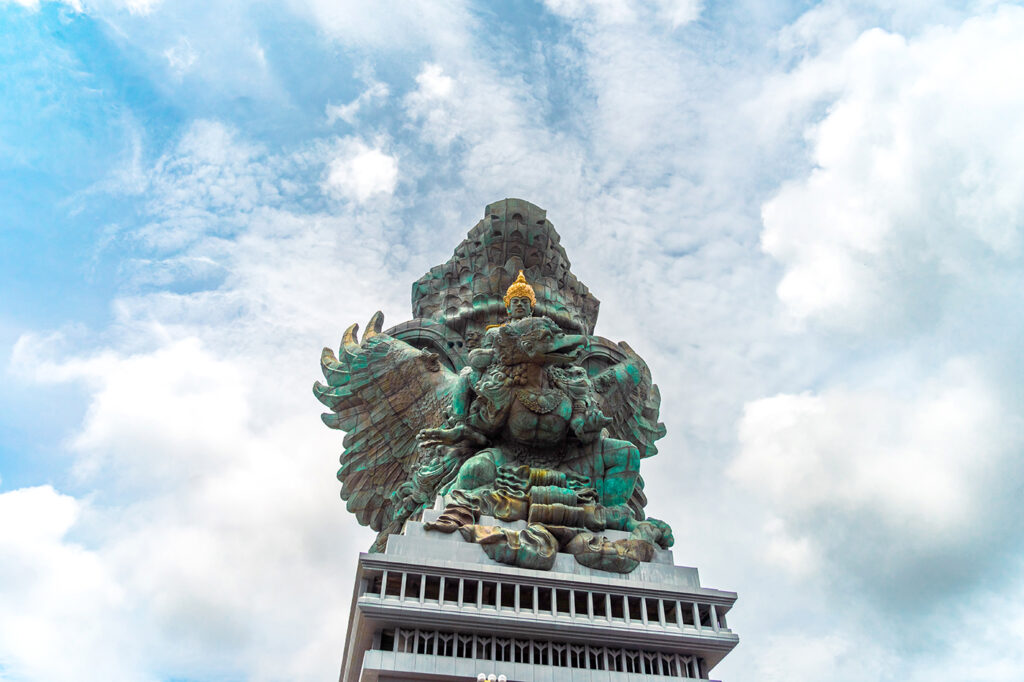 3 Patung Terbesar di Indonesia: Mengagumkan dan Menarik Dikunjungi