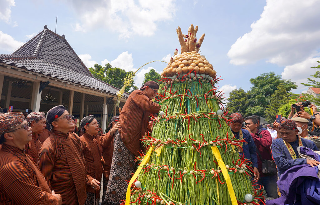 Mengulik 5 Tradisi Unik Maulid Nabi di Indonesia: Apa Saja?