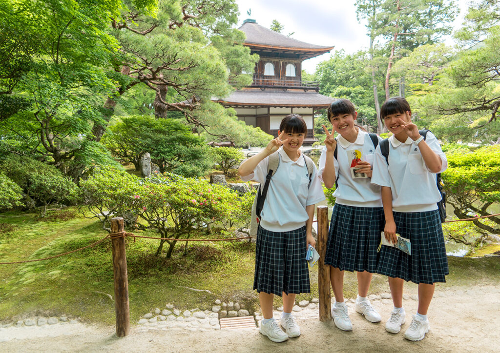 4 Fakta Menarik Tren Sekolah Senyum di Jepang