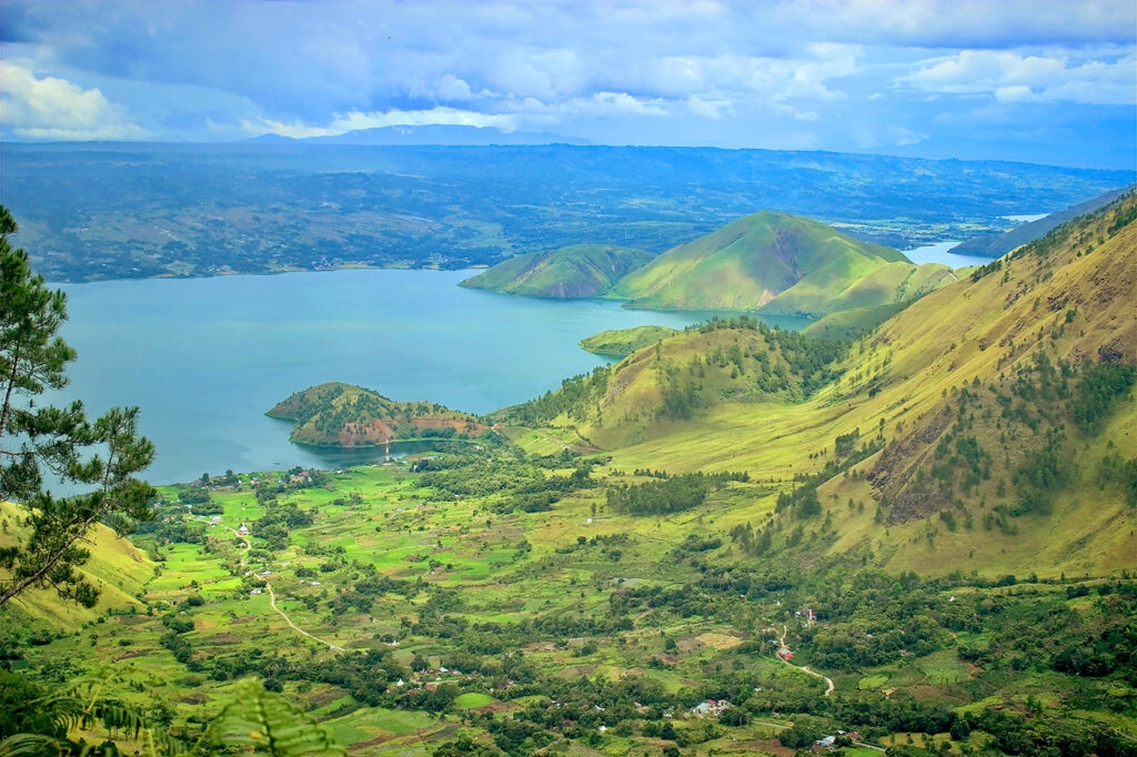 Inilah 5 Danau Terluas di Indonesia yang Menakjubkan